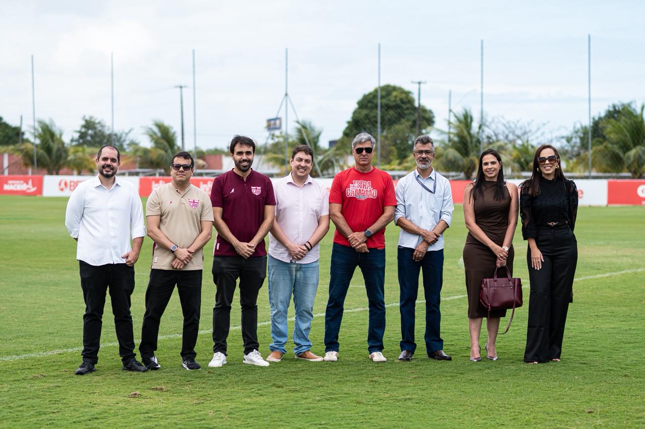 Foto: Francisco Cedrim CRB recebe visita da Controladoria de Maceió no CT Ninho do Galo