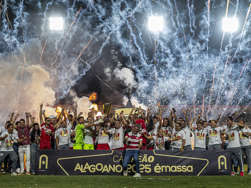 Com dois gols nos acréscimos CRB vence o ASA e é TETR4 do Alagoano