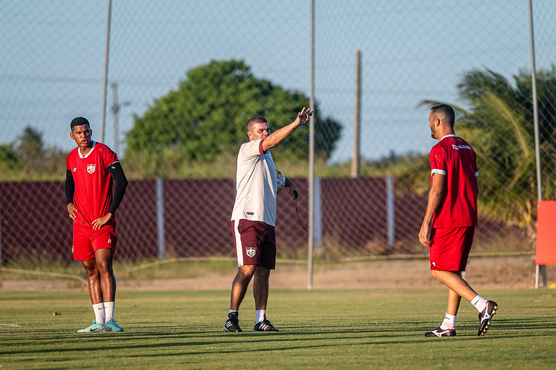 CRB realiza último treino no CT Ninho do Galo e embarca para Fortaleza