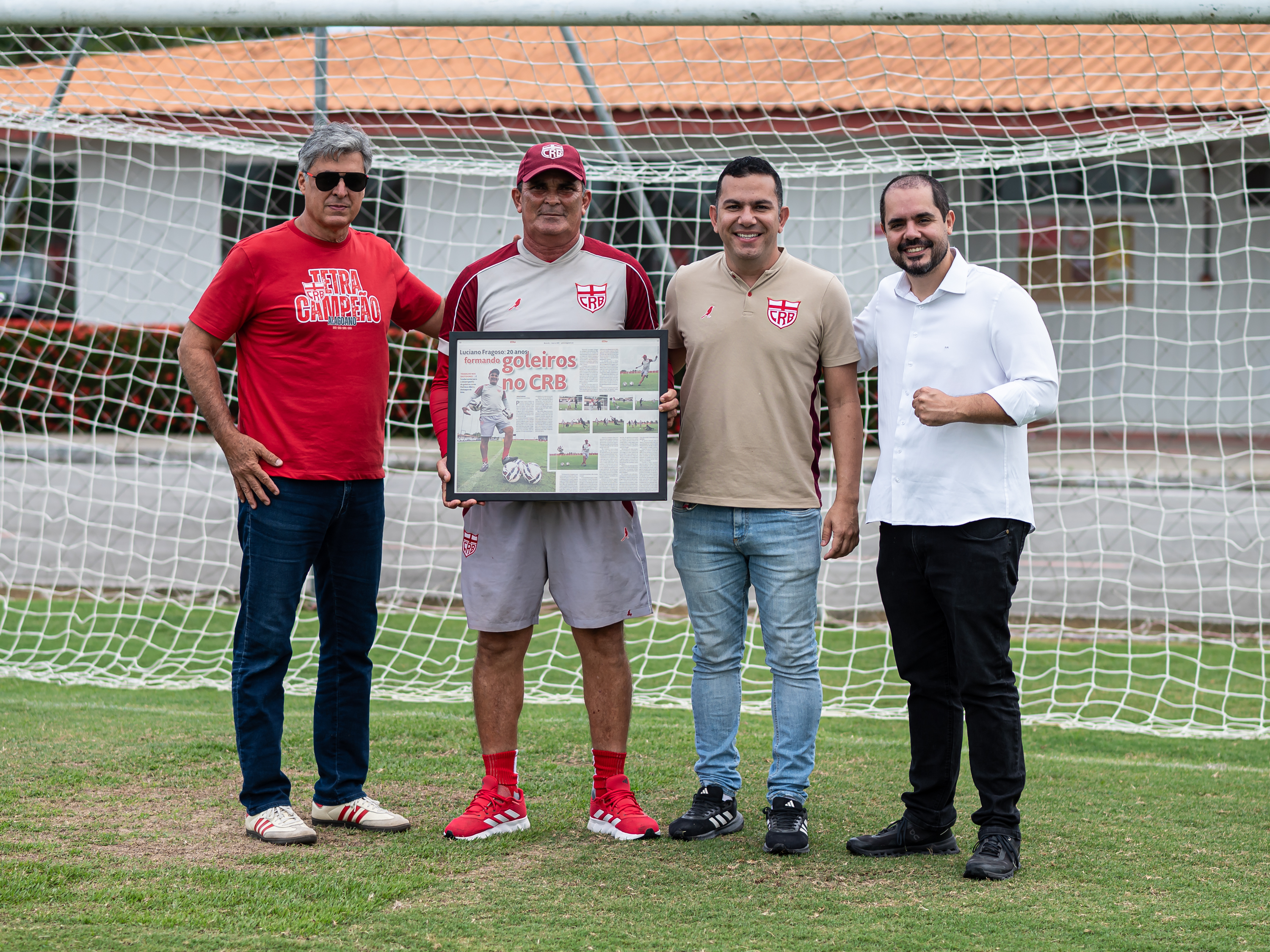 Diretoria do CRB presta homenagem a Luciano Fragoso por quase três décadas de serviços