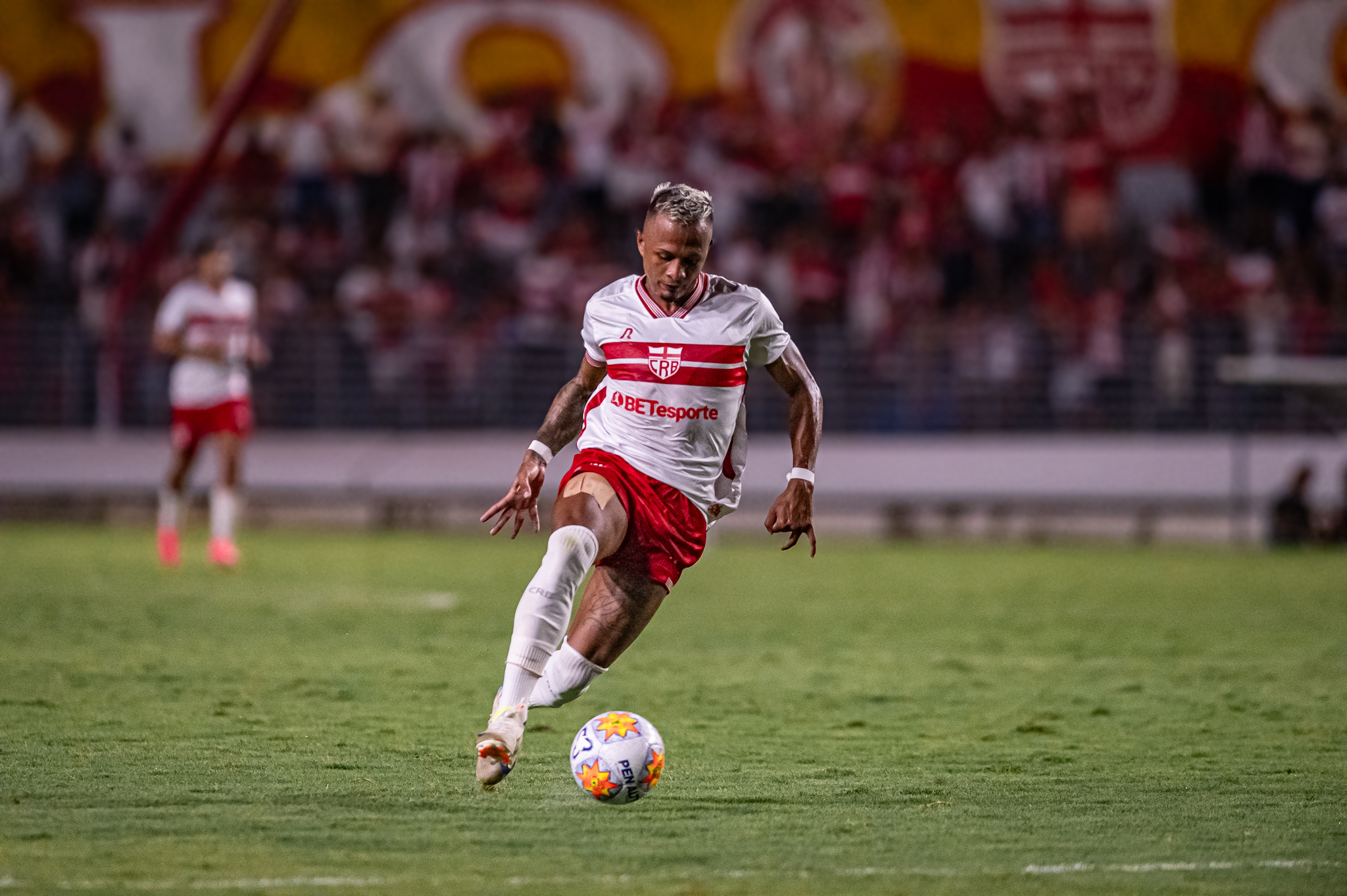 CRB negocia atacante Léo Pereira com o CSKA Sofia, da Bulgária