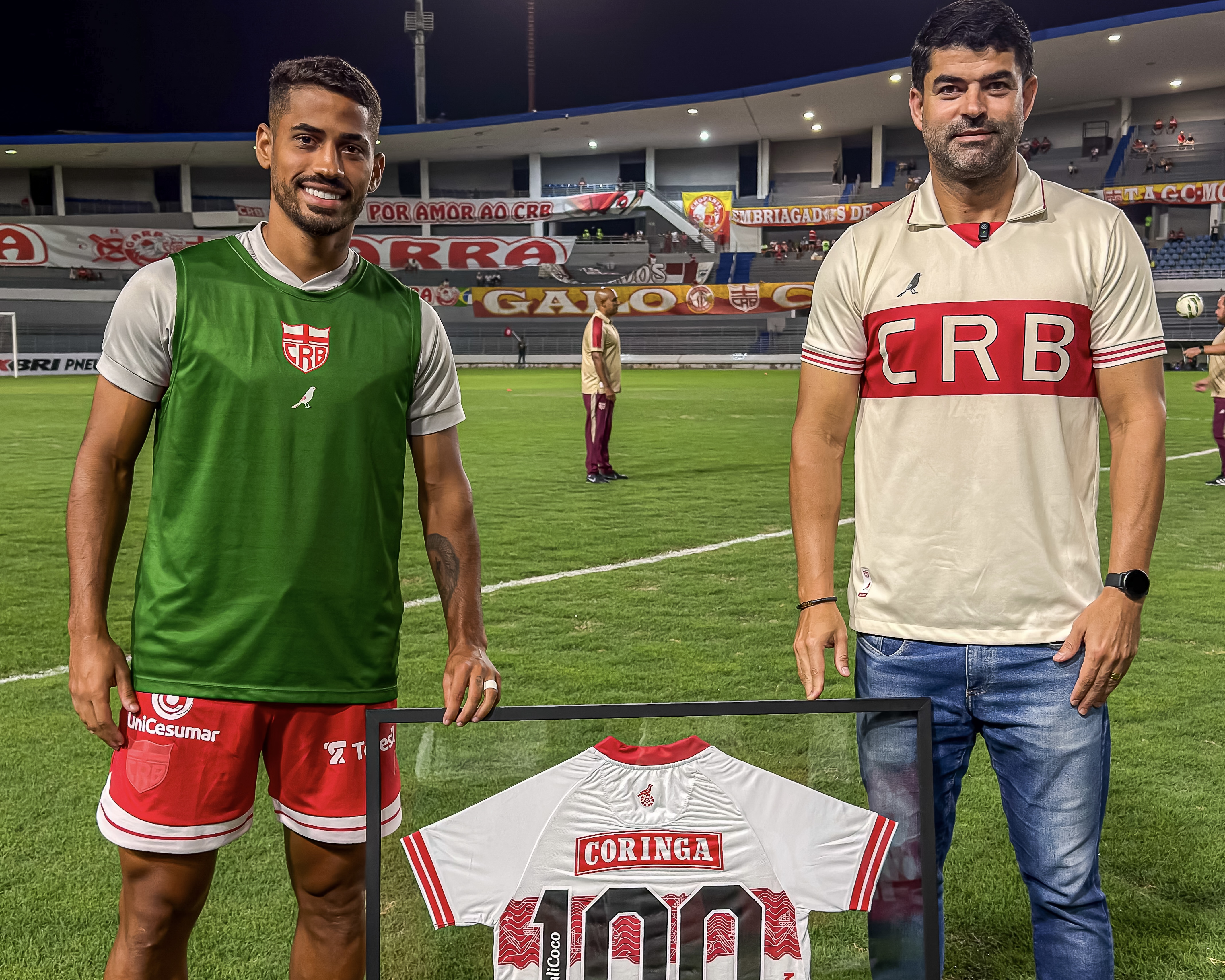 Lateral-direito Hereda é homenageado pelos 100 jogos no CRB
