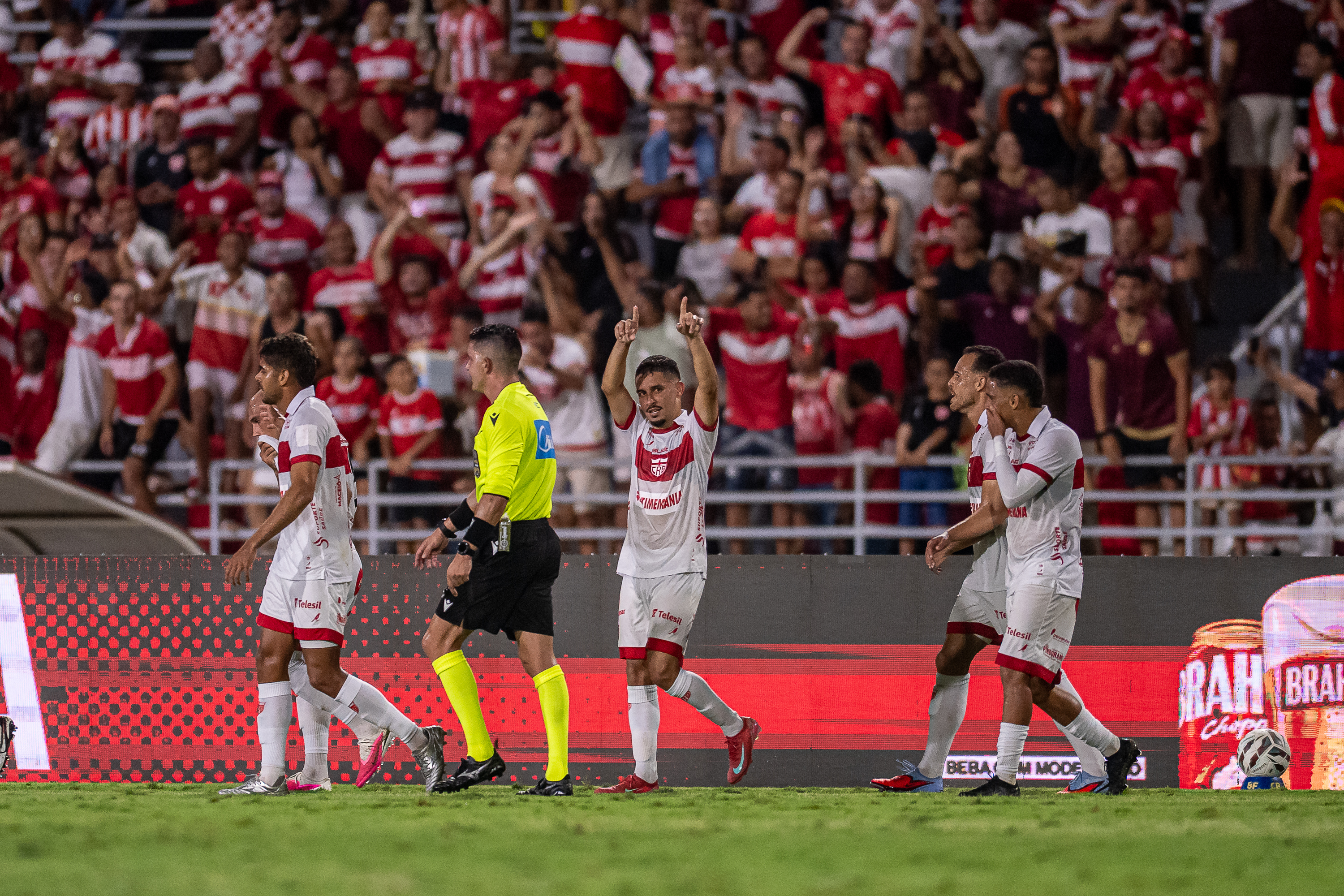 CRB faz 2x1 no Londrina e entra no G6 da Série B