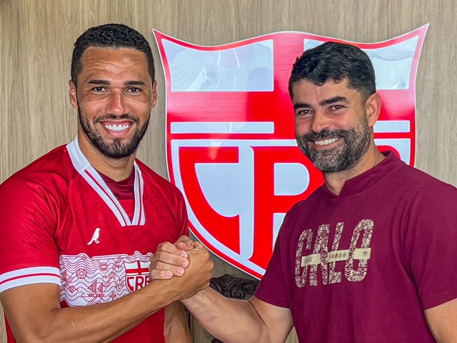 Luiz Phellype é apresentado oficialmente no CT Ninho do Galo