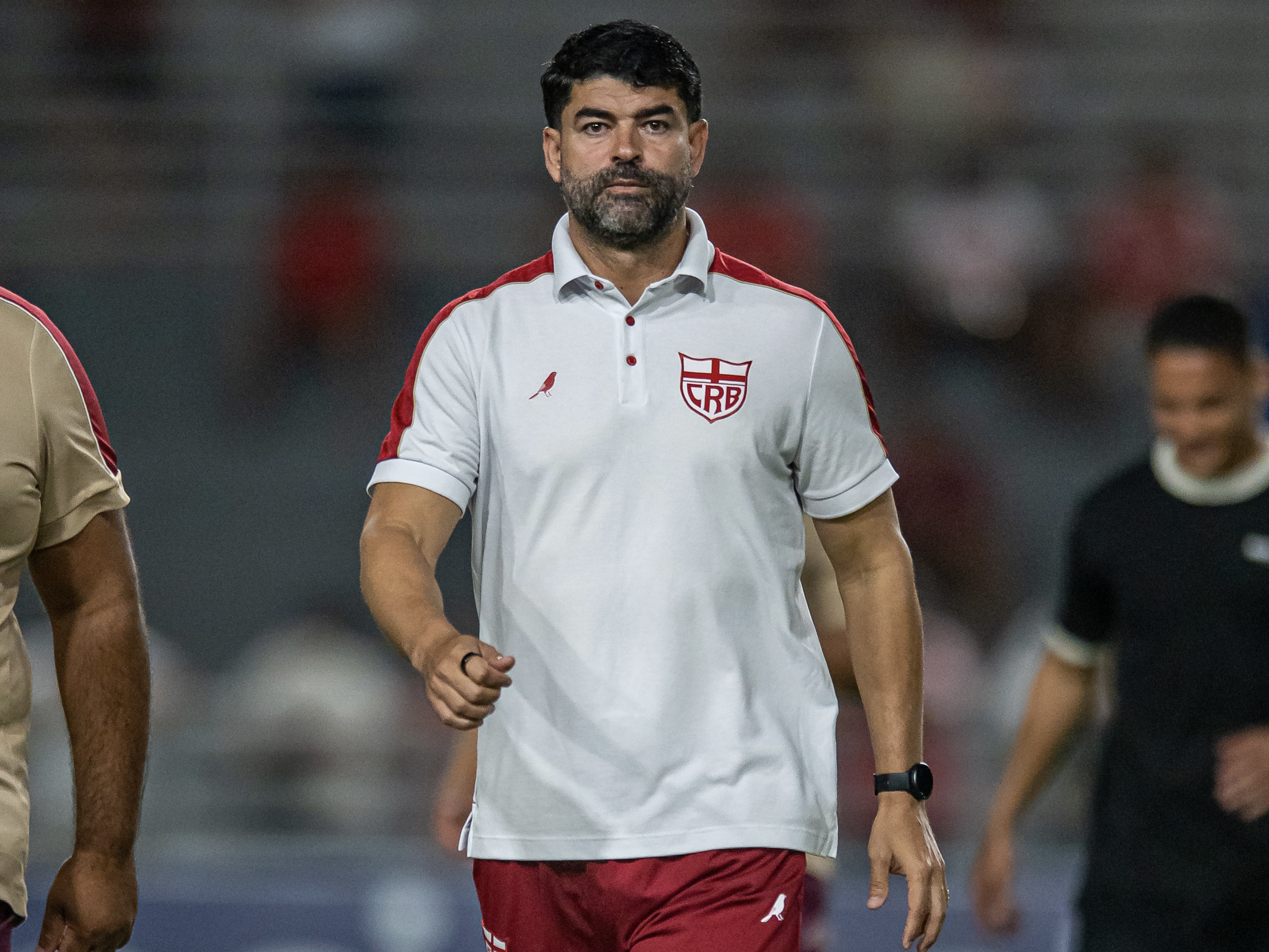  CRB comunica saída de Ari Barros do departamento de futebol