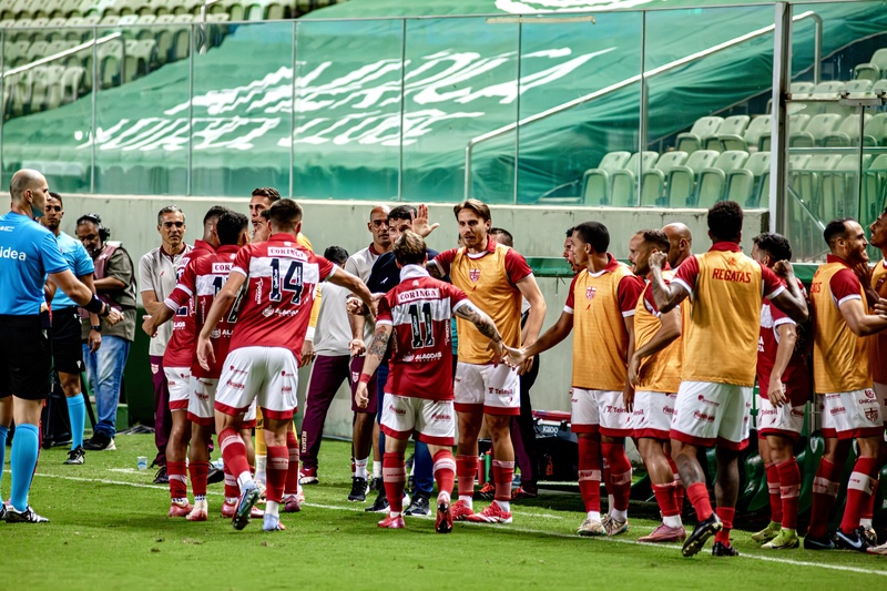 CRB busca virada e vence o América-MG por 2x1 na Arena Independência