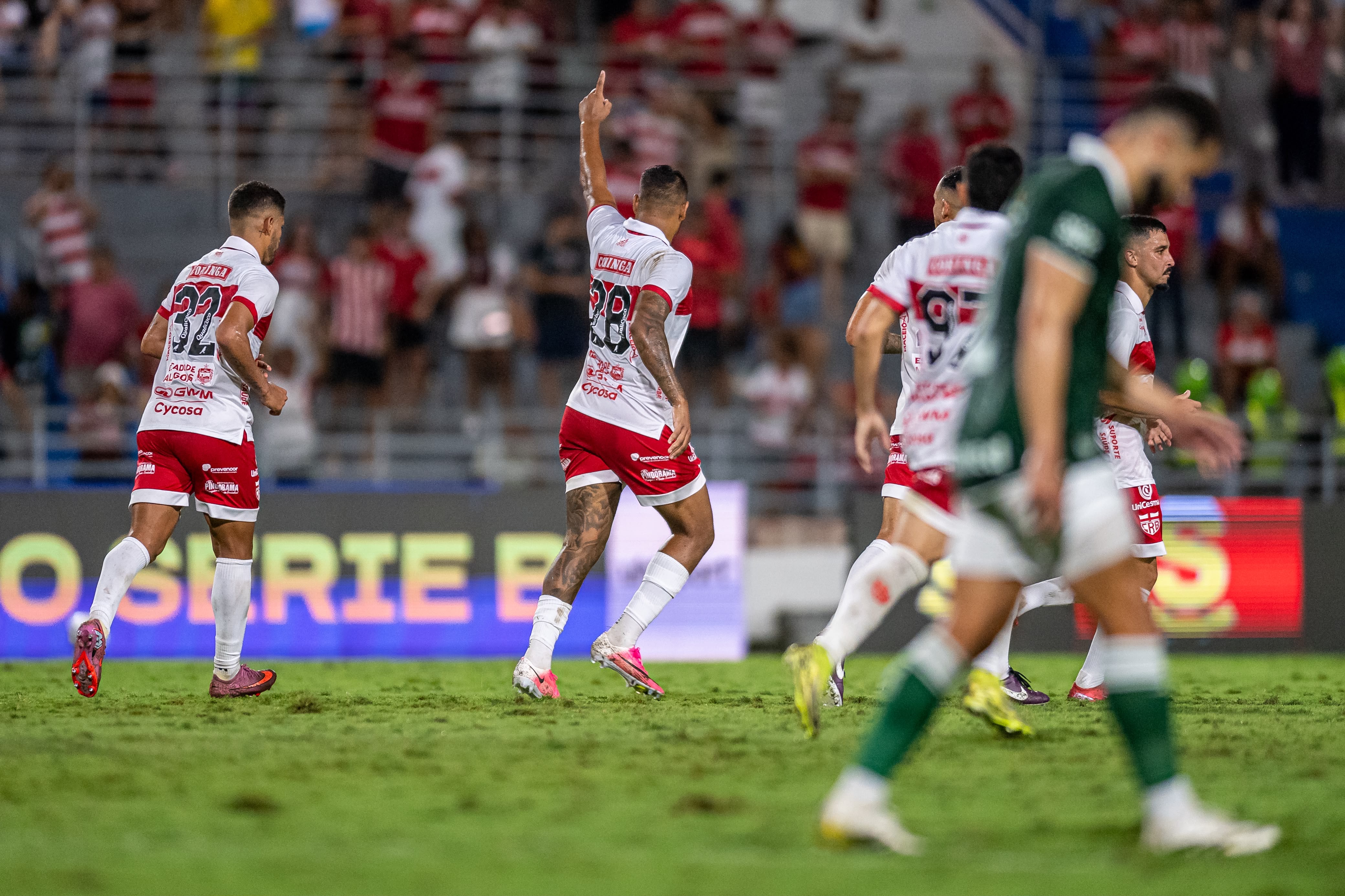 CRB busca empate contra o Goiás pela 17ª rodada da Série B