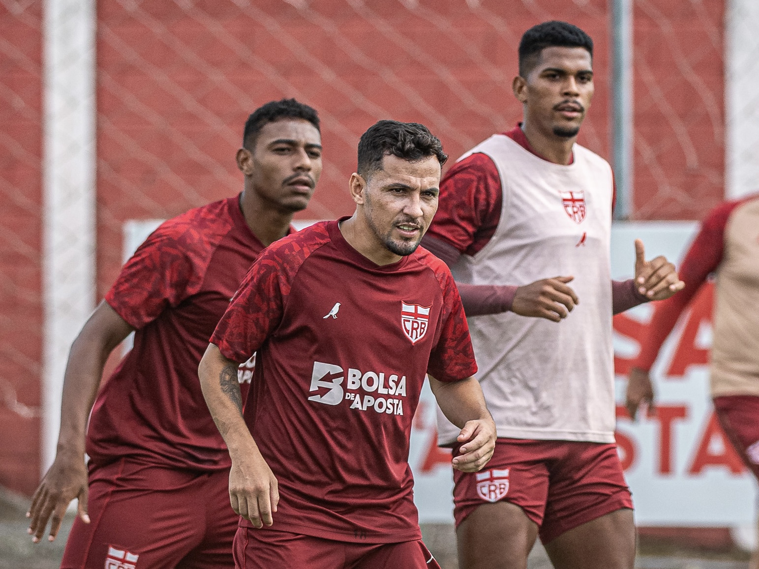 CRB realiza treino no CT Ninho do Galo e recebe orientações da CBF sobre as novas regras do futebol brasileiro